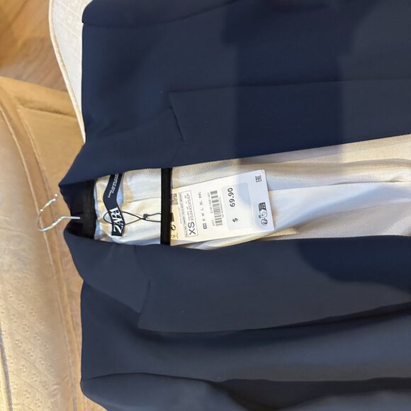 Brand new  navy blazer by Zara size XS - Picture 3 of 4